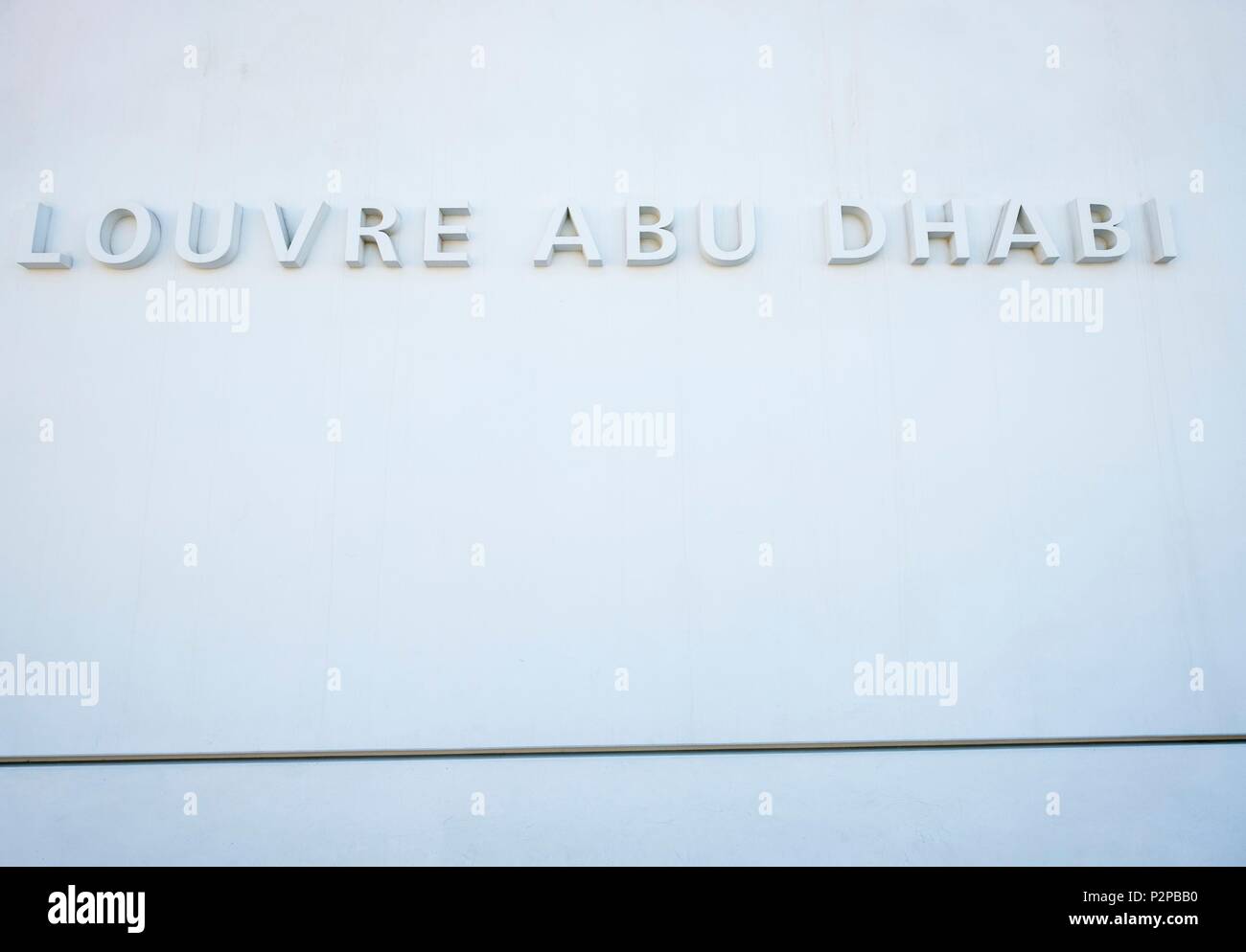 Emirati Arabi Uniti, Abu Dhabi, Saadiyat island, il Louvre Abu Dhabi è il primo museo universale nel mondo arabo progettato e costruito dall'architetto francese Jean Nouvel Foto Stock