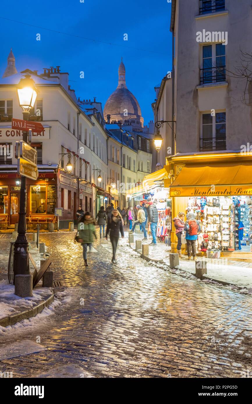 Francia, Parigi Montmartre, rue Norvins et la Sacre Coeur, nevicate su 07/02/2018 Foto Stock