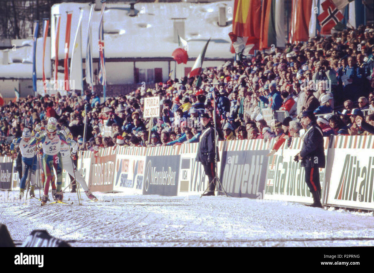 . Italiano: sprint per il terzo posto della 50km di fondo un Fiemme 1991; la medaglia di bronzo viene vinta da Maurilio De Zolt . Il 17 febbraio 1991. Unknown 84 Sprint per il terzo posto della 50km di fondo un Fiemme 1991 Foto Stock