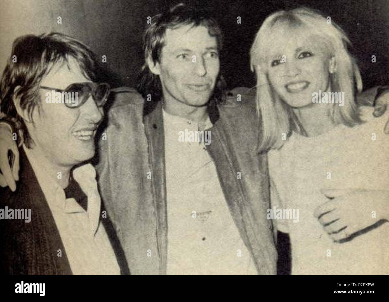 . Italiano: Fabrizio de Andrè e dori ghezzi visitano Vasco in carcere . tra il 20 aprile 1984 e 12 maggio 1984. Unknown 90 Vasco-carcere Foto Stock