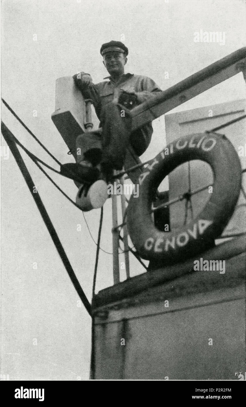 . Italiano: David Scott, corrispondente speciale dei tempi, a bordo dell'Artiglio nave soccorso . Il 31 maggio 1931. David Scott 21 David Scott a bordo dell'Artiglio Foto Stock