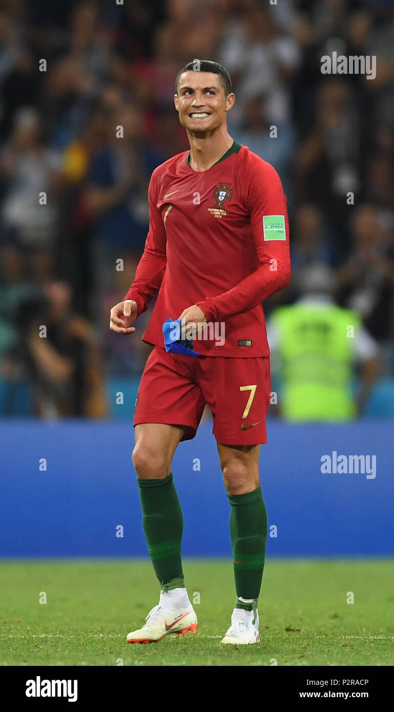 15 giugno 2018, Russia, Sochi, calcio, Coppa del Mondo FIFA 2018 ,Giornata 1 di 3, gruppo B, Portogallo vs Spagna, Fisht Stadio Olimpico: Cristiano Ronaldo dal Portogallo dopo la partita. Foto: Marius Becker/dpa Foto Stock
