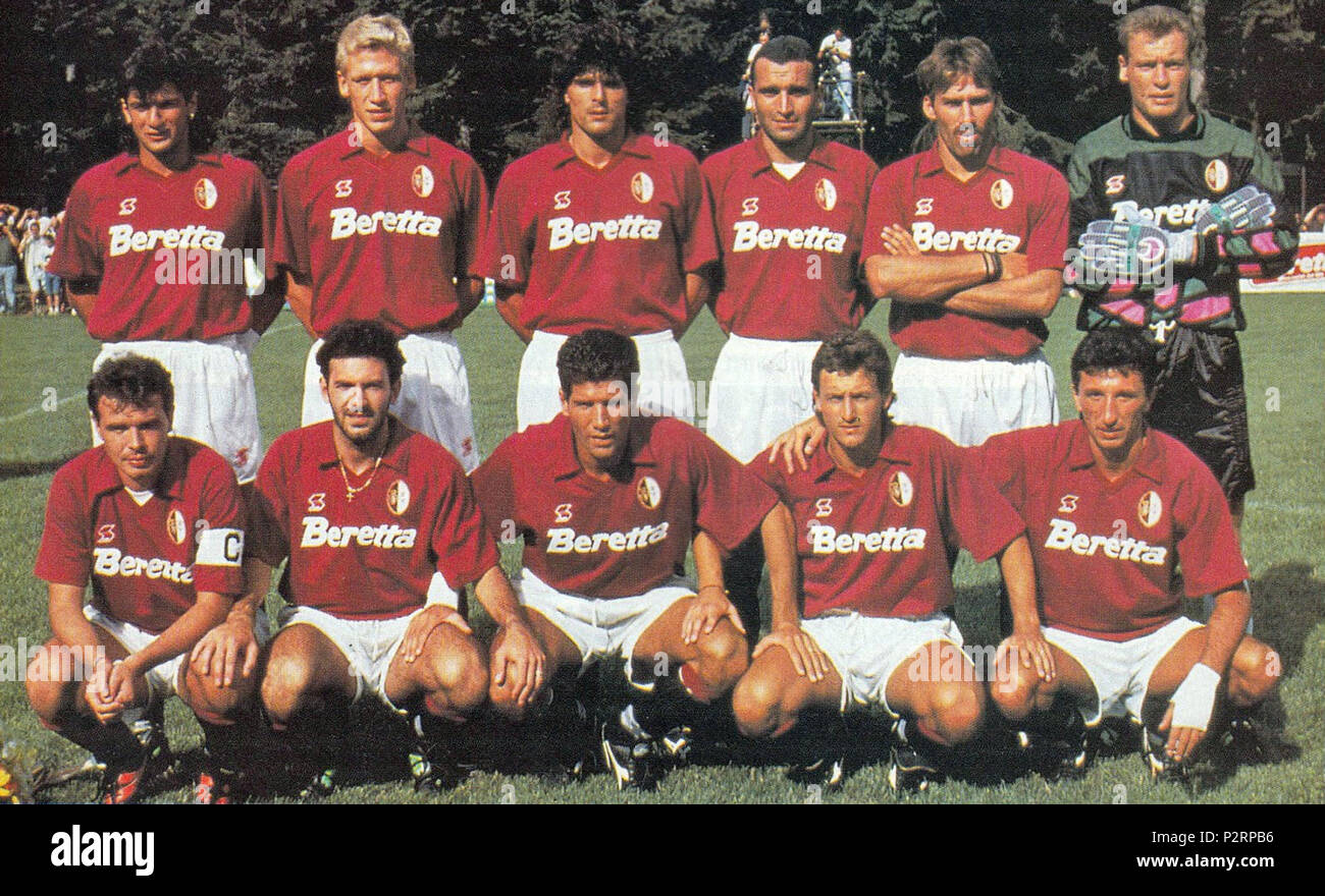 . Italiano: Una formazione del Torino nella stagione 1991-92. Da sinistra in piedi: G. Lentini, S. Benedetti, R. Policano, P. Bruno, M. Vázquez, L. Marchegiani; accosciati: R. Cravero (capitano), G. Bresciani, V. Scifo, G. Venturin, L. Fusi. Tra il 1991 e il 1992. Unknown 87 Torino Calcio 1991-1992 Foto Stock
