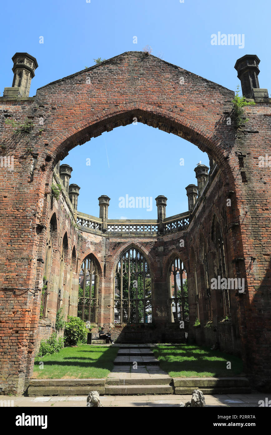 San Luca, chiesa bombardata nel Blitz in WW2 nel maggio 1942, e comunemente noto come bombardata dalla Chiesa, a Liverpool, il Merseyside, Regno Unito Foto Stock