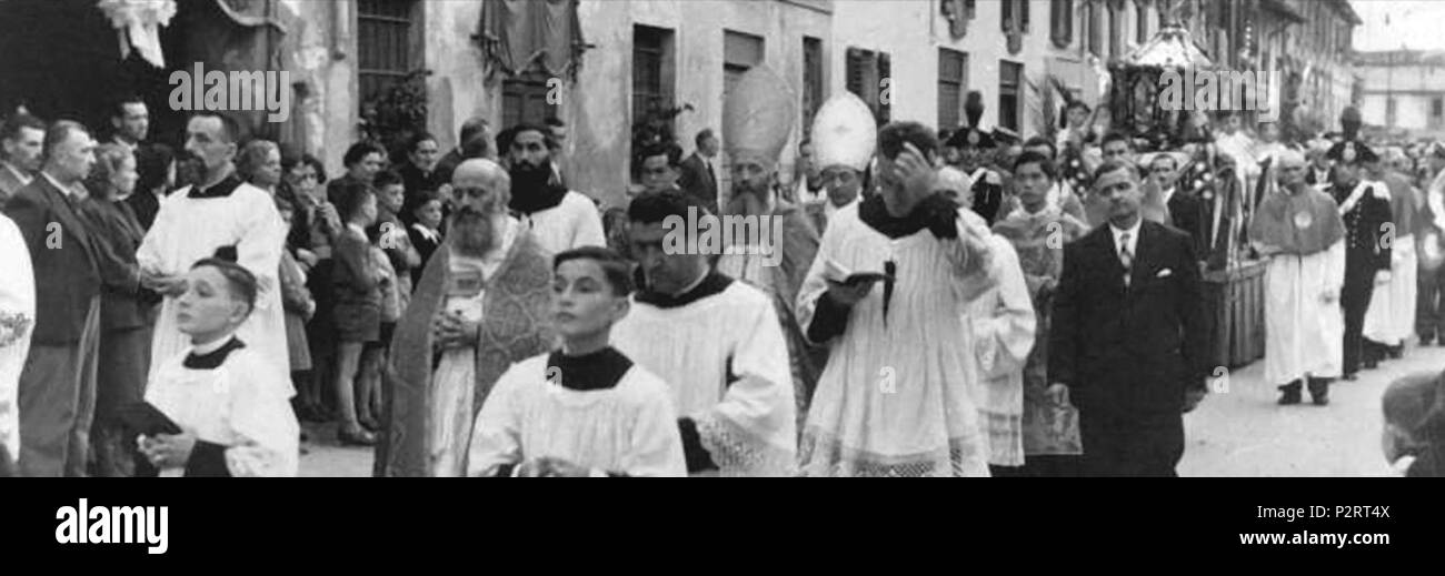. Traslazione del Santo a San Fruttuoso nel 1953. Italiano: Traslazione del Santo a San Fruttuoso nel 1953. 1953 88 Traslazione del Santo a San Fruttuoso nel 1953 Foto Stock