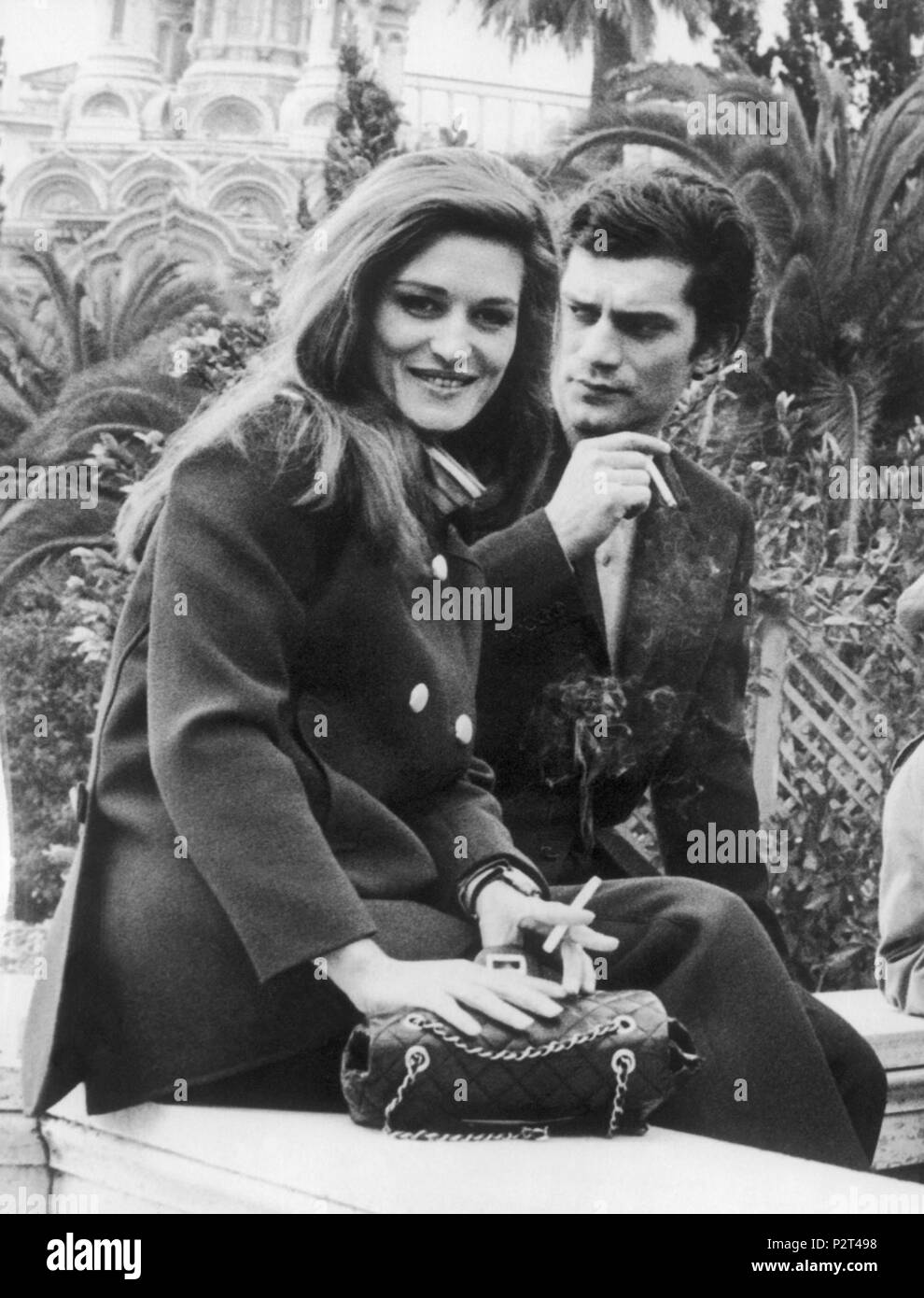 Inglese Uno Dei Molto Ultima Fotografia Del Cantante Italo Francese Dalida Insieme Con Il Suo Fidanzato
