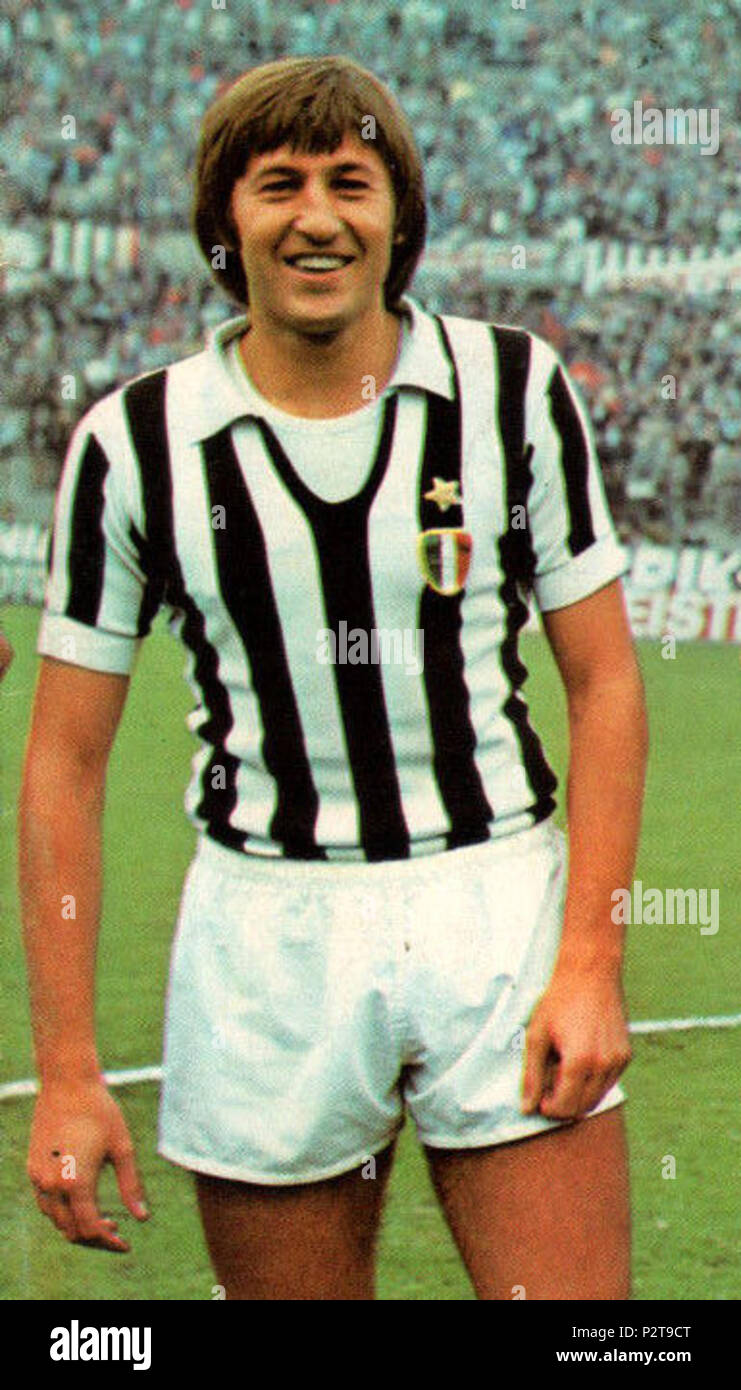 . Italiano: Il calciatore italiano Gianpietro Marchetti alla Juventus nella stagione 1973-74 hanno, prima dell'inizio di una partita allo stadio Comunale di Torino. circa 1973. Foto di sconosciuto ritagliata da Danyele 44 Juventus FC - 1973 - Gianpietro Marchetti Foto Stock