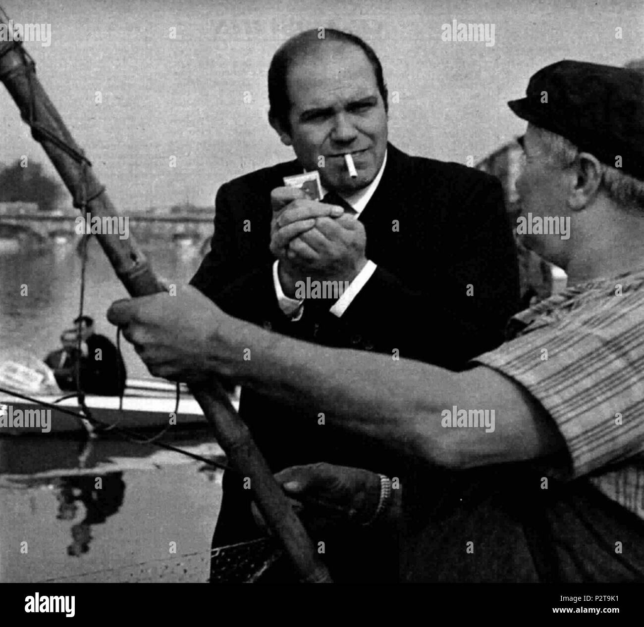 . Attore italiano Gastone Moschin lungo il corso del fiume Po, Torino . Il 27 aprile 1969. 32 sconosciuto Gastone Moschin lungo il corso del fiume Po Foto Stock