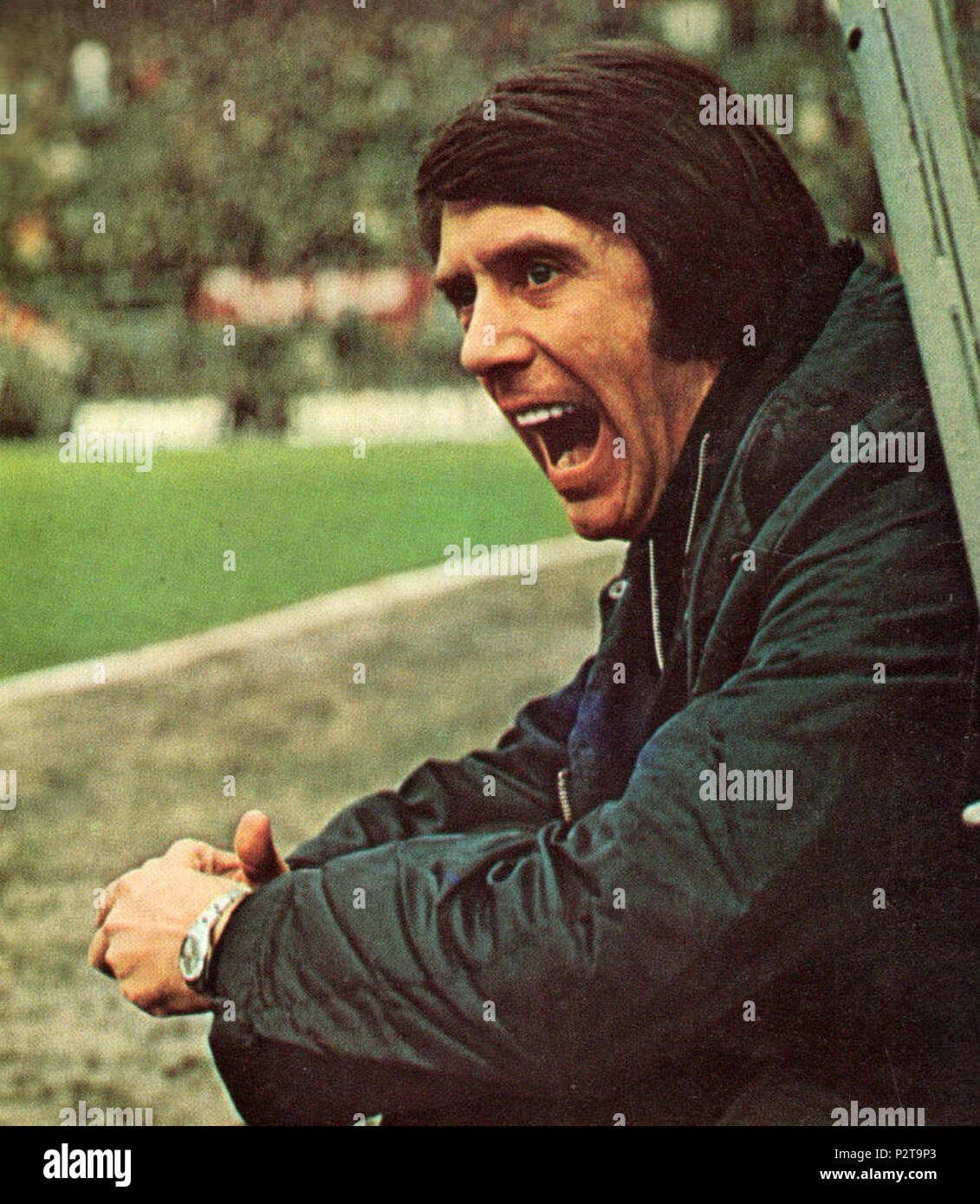 . Italiano: L'allenatore italiano di Cesare Maldini sulla panchina del Milan, allo stadio San Siro di Milano, nella stagione 1973-74 hanno. Tra il 1973 e il 1974. Unknown 18 Cesare Maldini - Milano 1973-74 hanno Foto Stock