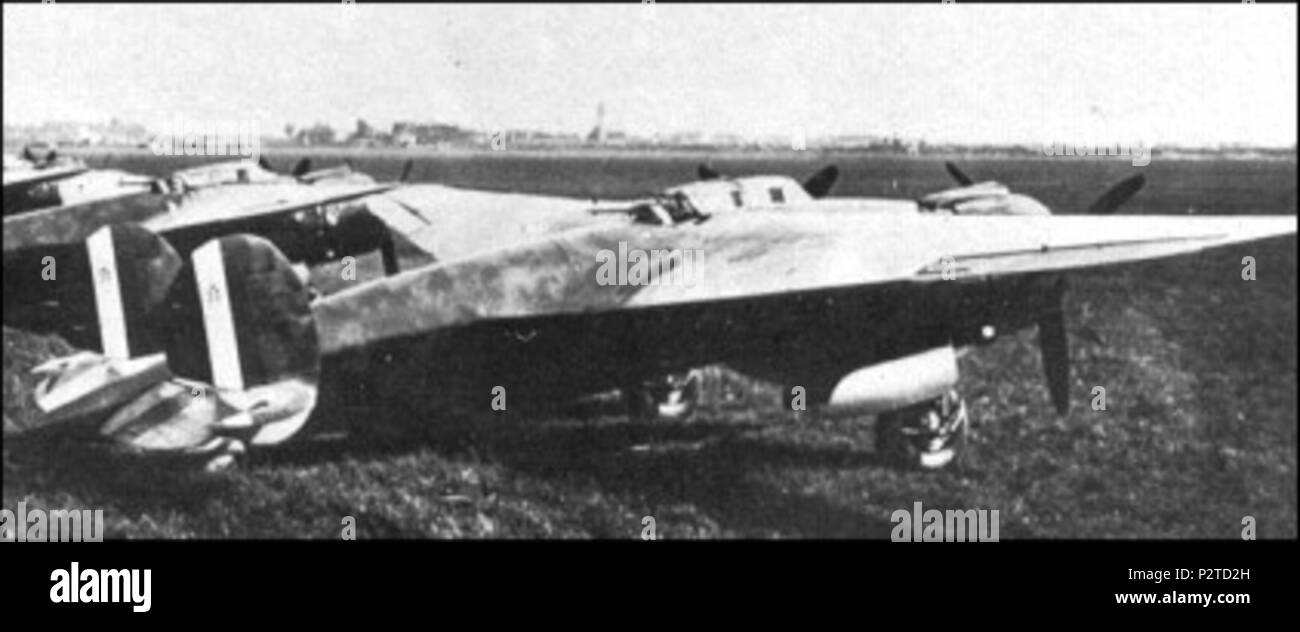 . Inglese: Italiano Breda Ba.88 Massa-attacco aeromobile . fine degli anni trenta o quaranta s. Uncredited 12 Breda Ba.88 a terra Foto Stock