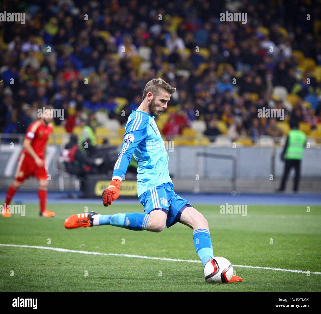 Kiev, Ucraina - 12 ottobre 2015: il portiere David de Gea di Spagna in azione durante UEFA EURO 2016 partita di qualificazione contro l'Ucraina a Olimpiys NSK Foto Stock