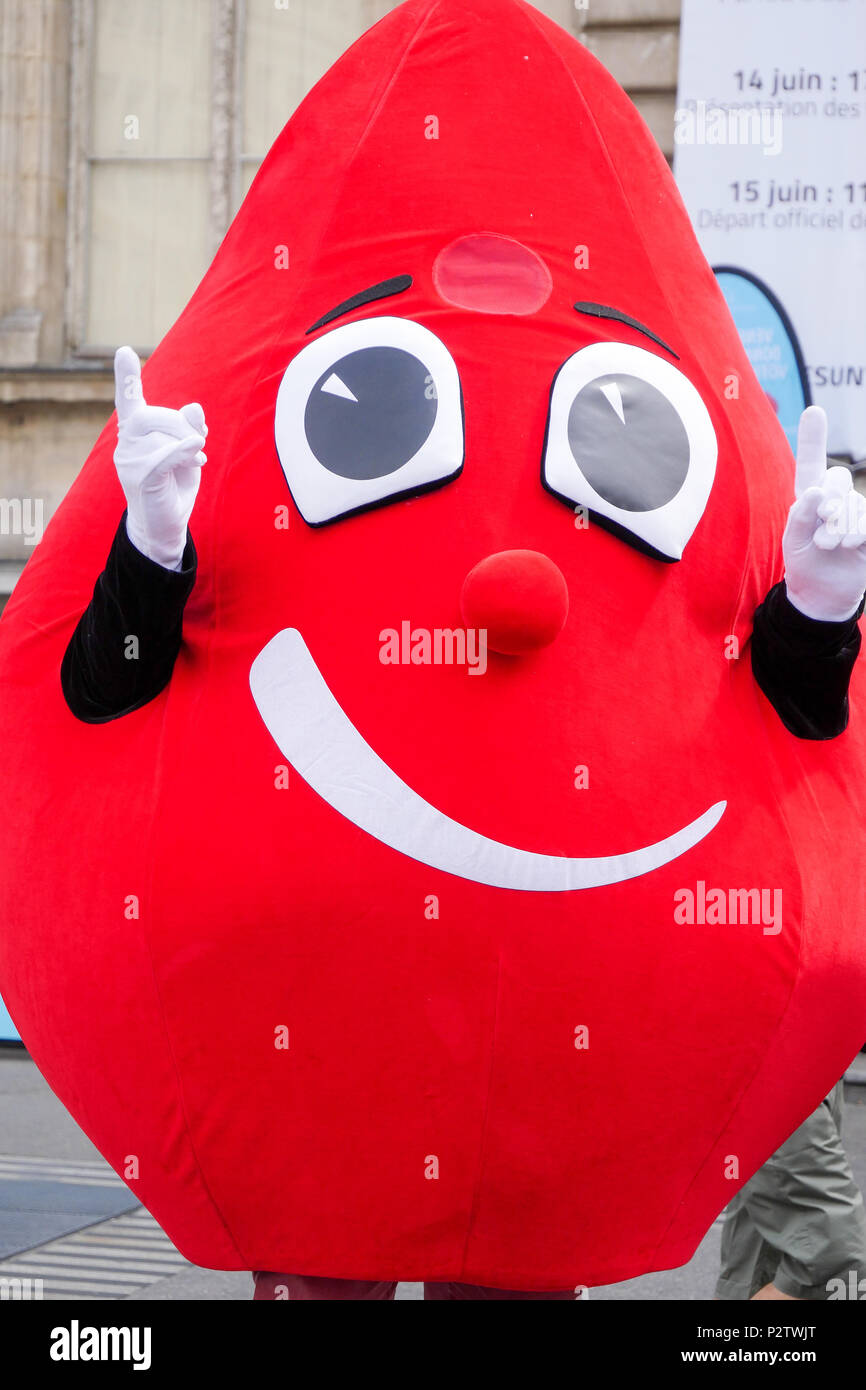 Globullo, mascotte di EFS, francese la raccolta di sangue stabilimento, appare a Lione, Francia Foto Stock