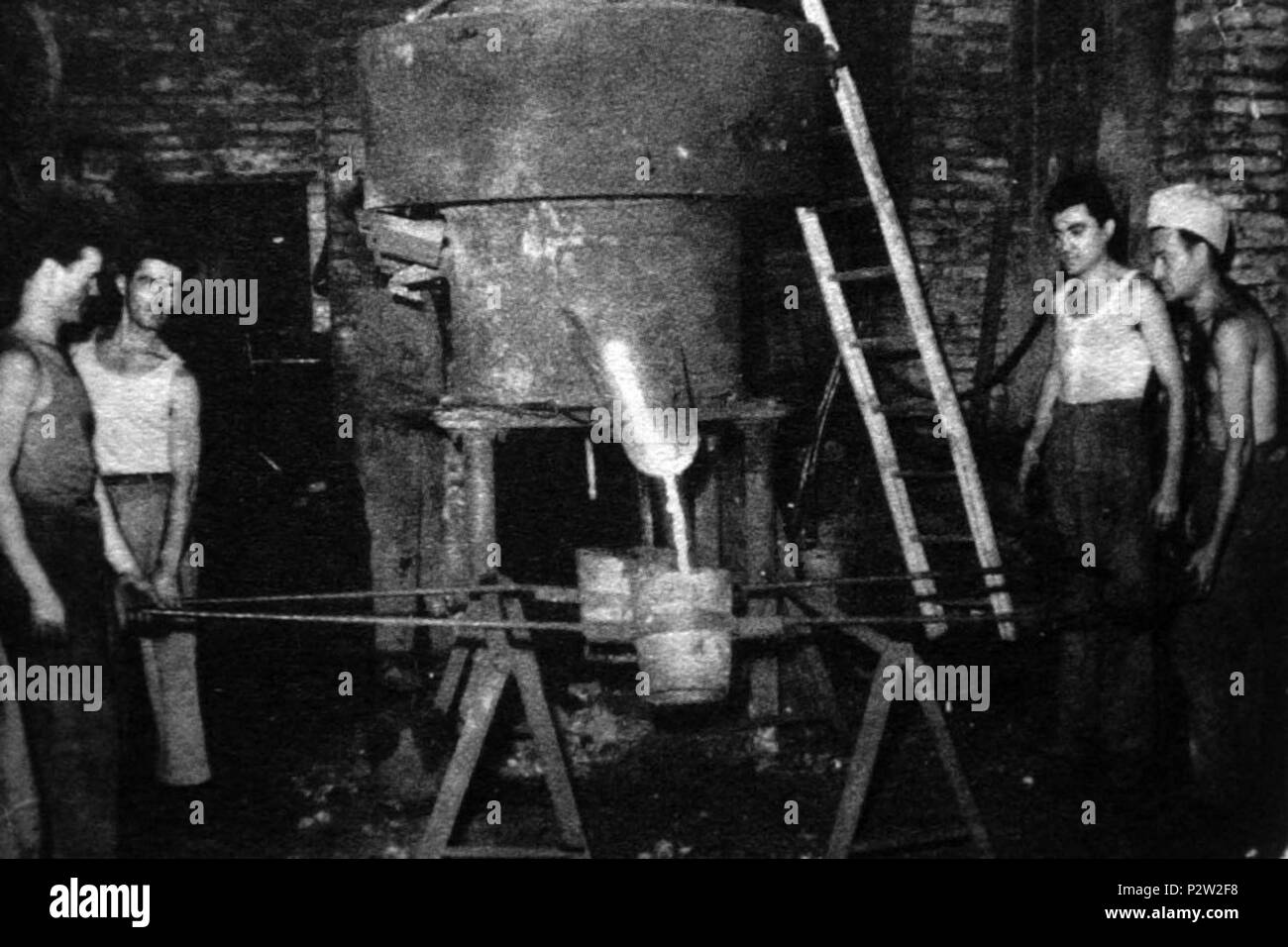 . Italiano: Eccidio, delle fonderie Riunite . del 1950 circa. 24 sconosciuto eccidio, delle fonderie Riunite 08 Foto Stock