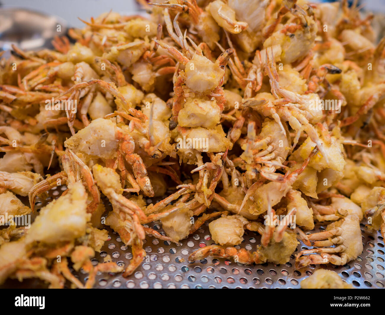 Immagine ravvicinata di un gruppo di profonda granchi fritti a Yilan, Taiwan Foto Stock