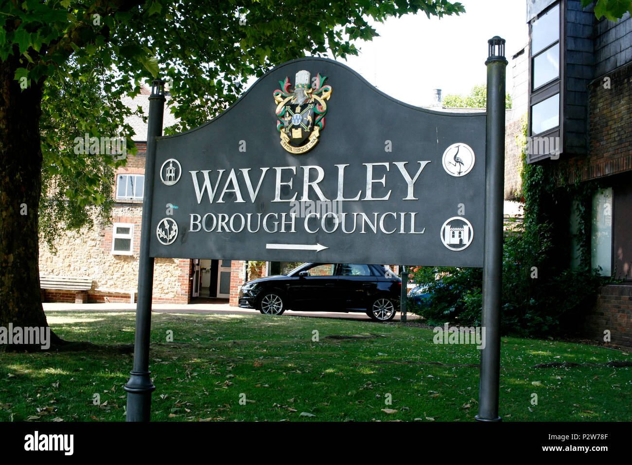 Segnale del consiglio distrettuale di Waverley nella città di Godalming nella contea del Surrey, Regno Unito, giugno 2018 Foto Stock