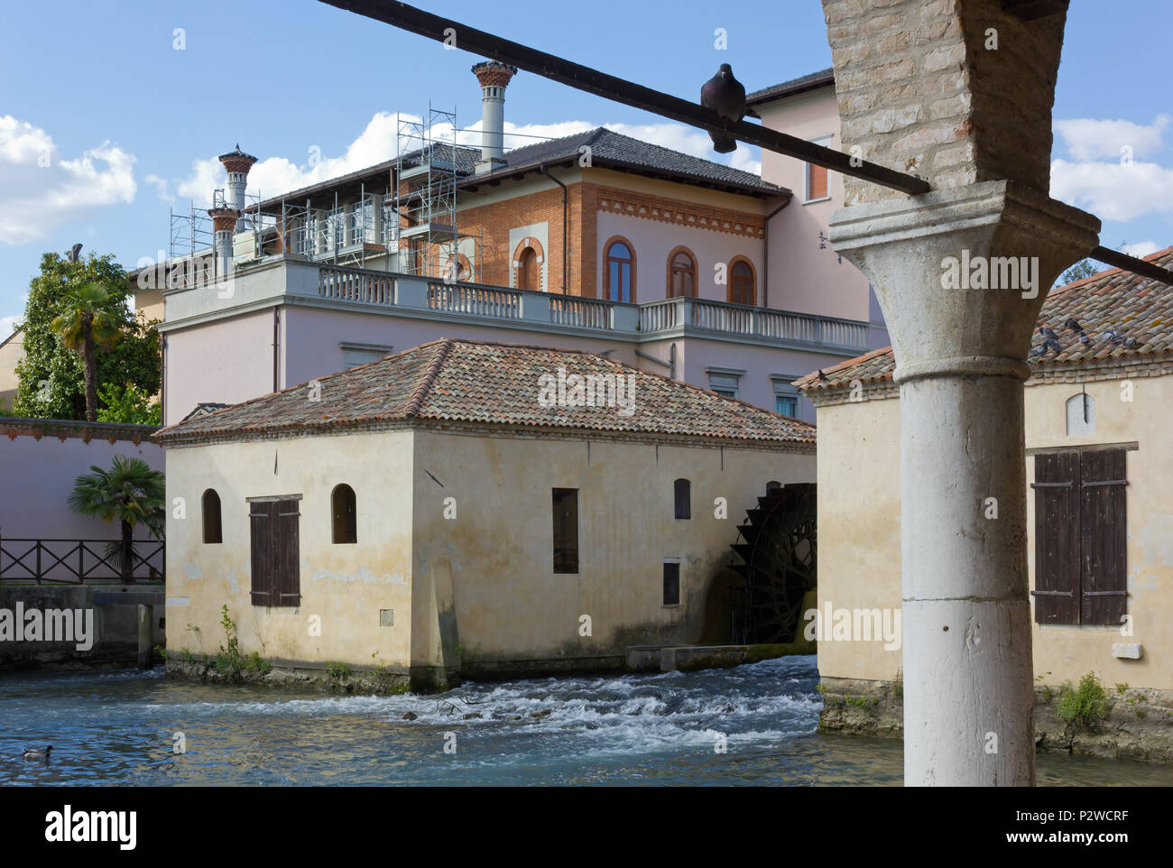 Vista su Sant Andrea mulini a Portogruaro, Italia Foto Stock