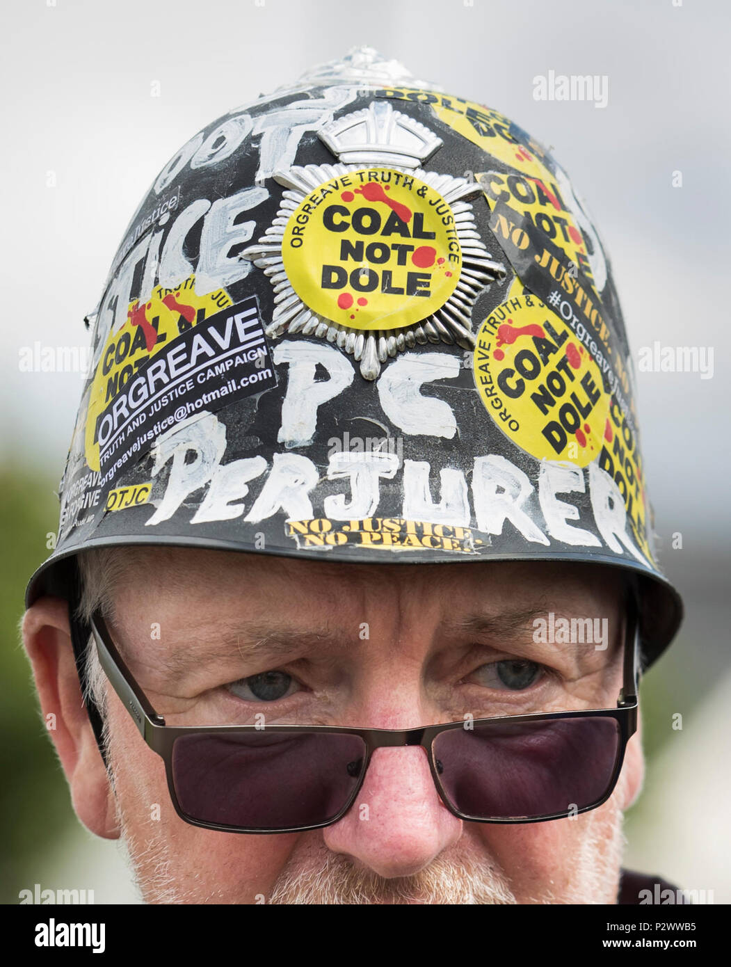 I manifestanti un appello al governo per attuare una pubblica inchiesta durante l annuale Orgreave Rally in Sheffield, organizzata dall'Orgreave verità e giustizia campagna, commemorando il trentaquattresimo anniversario degli eventi a Orgreave. Foto Stock