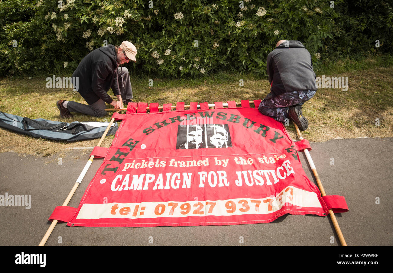 I manifestanti un appello al governo per attuare una pubblica inchiesta durante l annuale Orgreave Rally in Sheffield, organizzata dall'Orgreave verità e giustizia campagna, commemorando il trentaquattresimo anniversario degli eventi a Orgreave. Foto Stock