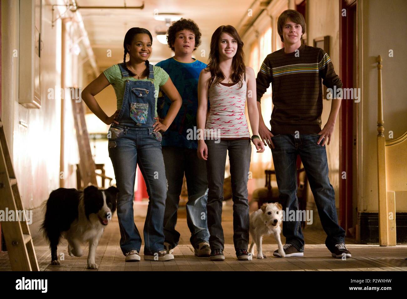 Pellicola originale titolo: HOTEL PER CANI. Titolo inglese: HOTEL PER CANI. Regista: THOR FREUDENTHAL. Anno: 2009. Stelle: Emma Roberts; KYLA PRATT; TROY GENTILE; JOHNNY SIMMONS. Credito: DREAMWORKS SKG / TRUEBLOOD, JAMIE / Album Foto Stock