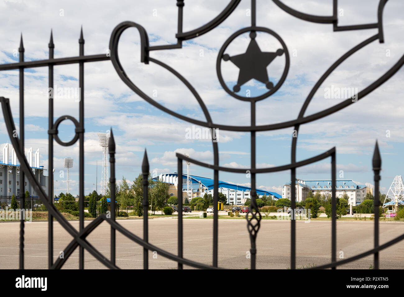 25.08.2016, Tiraspol, Transnistria Moldova - lo sceriffo complesso sportivo, con due stadi di calcio, è parte del gruppo multiculturale sceriffo, la Foto Stock