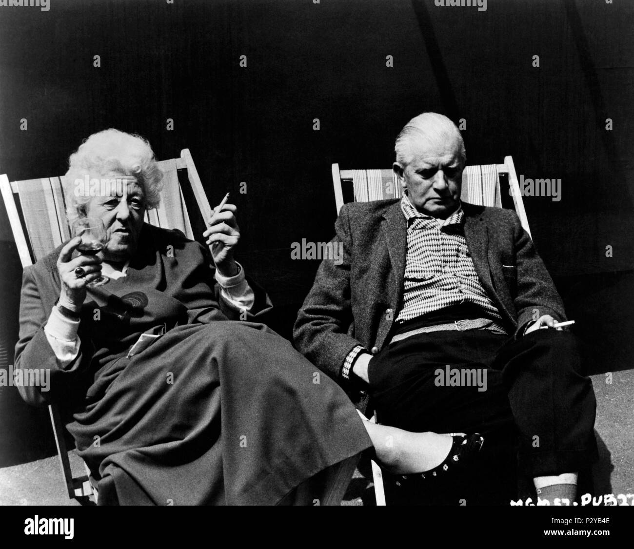 Pellicola originale titolo: OMICIDIO AHOY. Titolo inglese: OMICIDIO AHOY. Regista: GEORGE POLLOCK. Anno: 1964. Stelle: MARGARET RUTHERFORD; STRINGER DAVIS. Credito: M.G.M. / Album Foto Stock