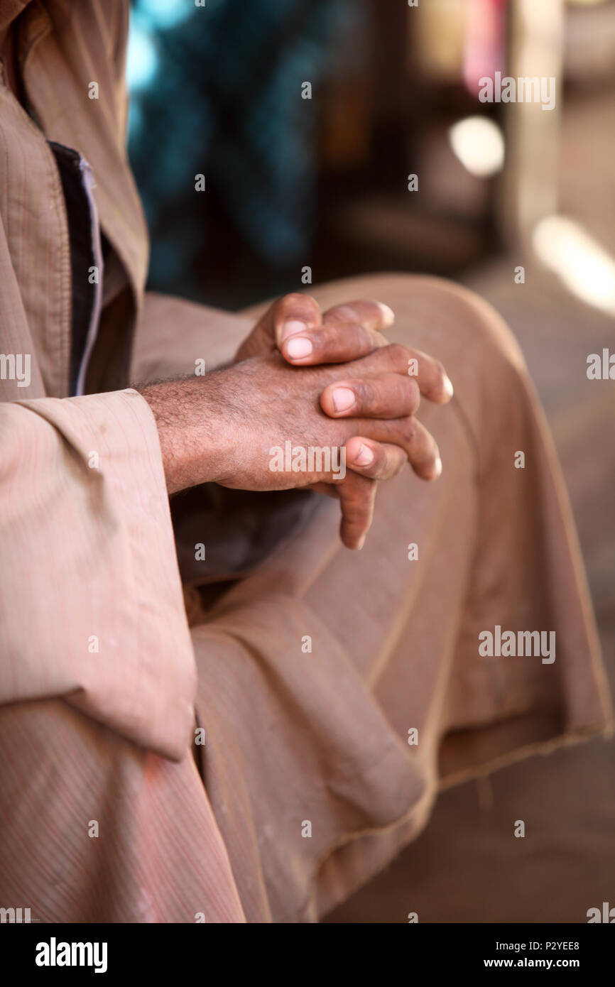 Mani di contemplazione Foto Stock