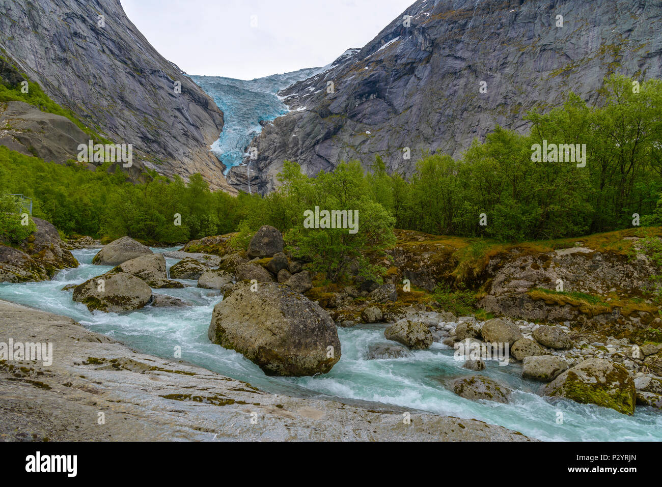 Il Ghiacciaio Briksdal in Norvegia- natura straordinaria Foto Stock