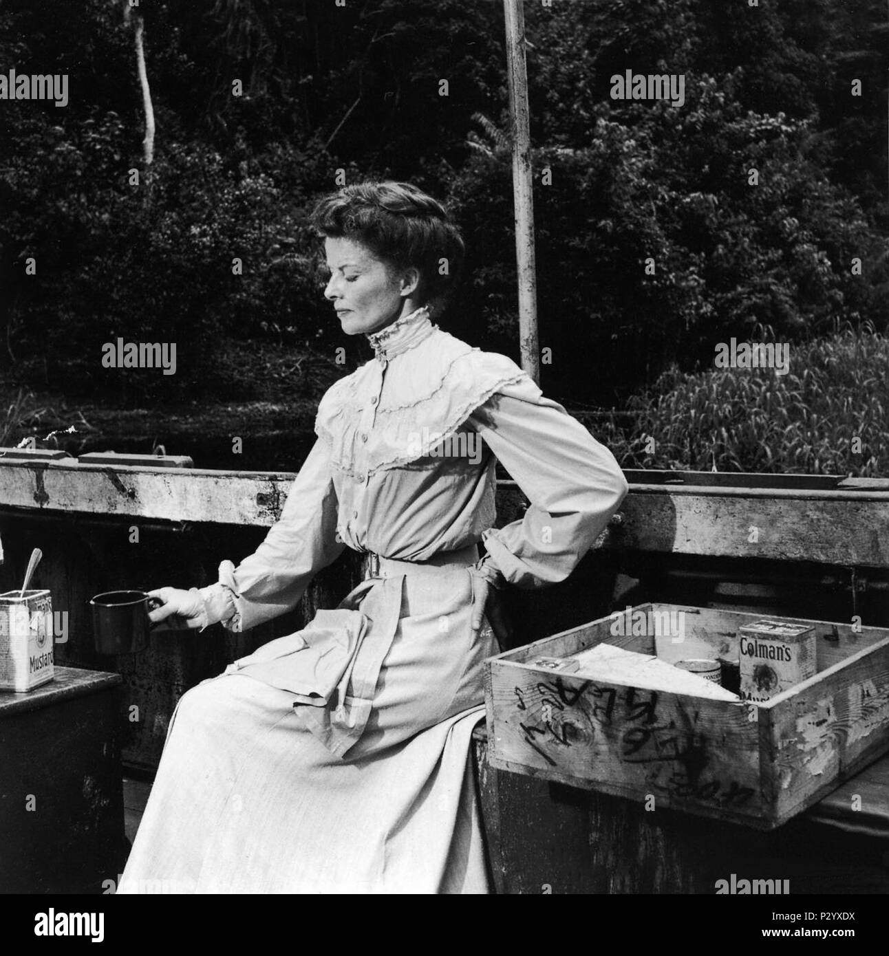 Pellicola originale titolo: The African Queen. Titolo inglese: The African Queen. Regista: John Huston. Anno: 1951. Stelle: Katharine Hepburn. Credito: United Artists / Album Foto Stock