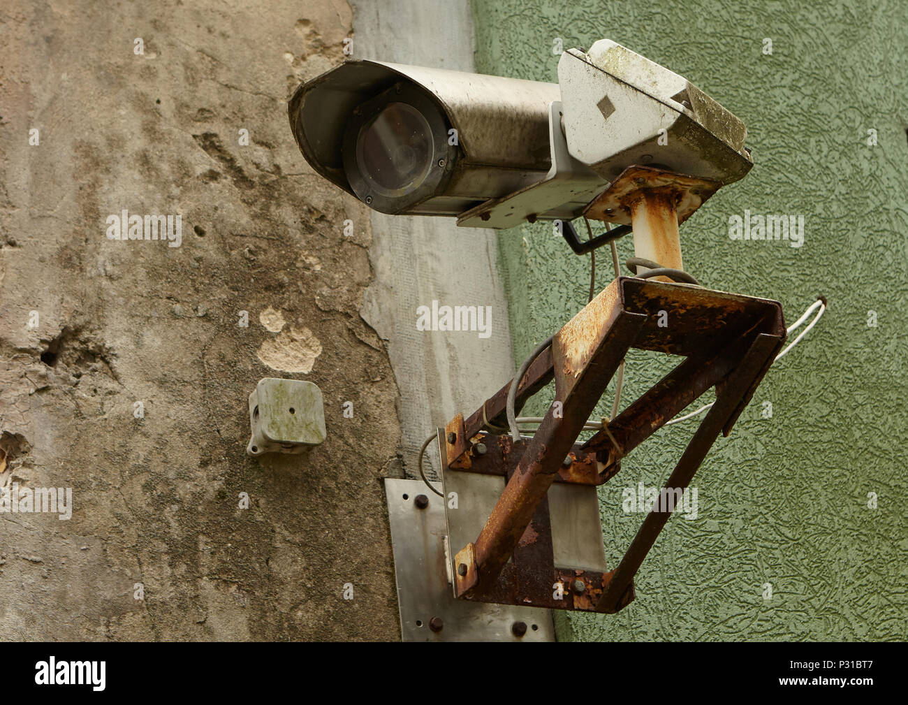Old security camera immagini e fotografie stock ad alta risoluzione - Alamy