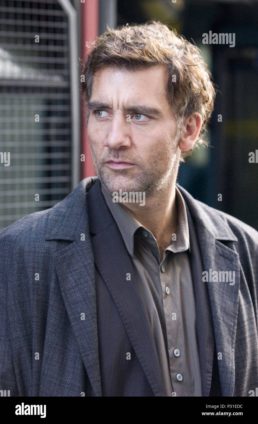 Pellicola originale titolo: i figli degli uomini. Titolo inglese: i figli degli uomini. Regista: ALFONSO CUARON. Anno: 2006. Stelle: Clive Owen. Credito: Universal Pictures/STRIKE ENT./BEACON communications LLC/ / Album Foto Stock