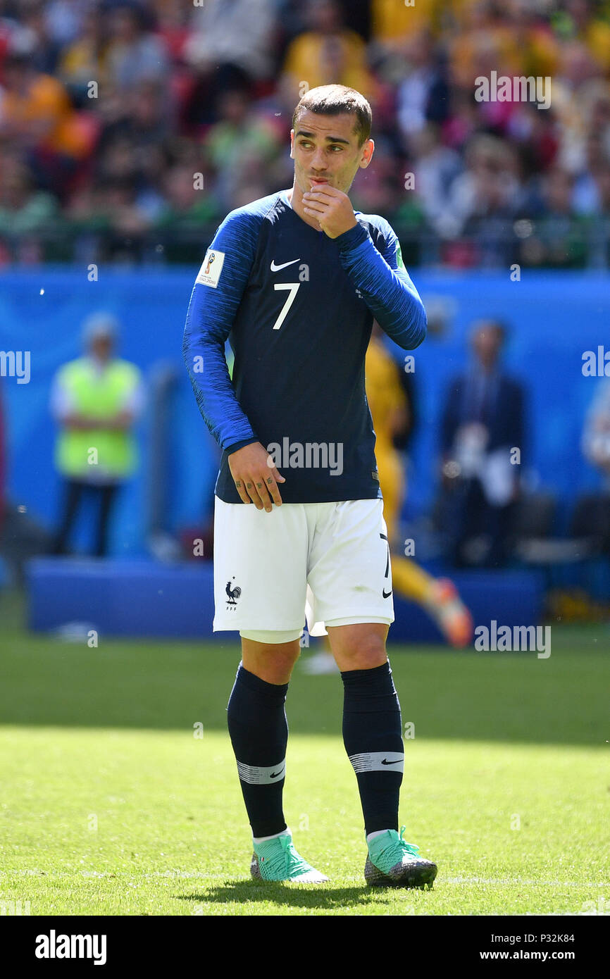 Kazan, Russia. 16 Giugno, 2018. Antoine GRIEZMANN (FRA), scettici, gesto, azione, azione unica, immagine singola, tagliate, corpo pieno shot, figura intera. Francia (FRA) -Australia (AUS) 2-1, turno preliminare, gruppo C, corrisponde 5, su 16.06.2018 a Kazan, Kazan Arena. Coppa del Mondo di Calcio 2018 in Russia dal 14.06. - 15.07.2018. | Utilizzo di credito in tutto il mondo: dpa/Alamy Live News Foto Stock