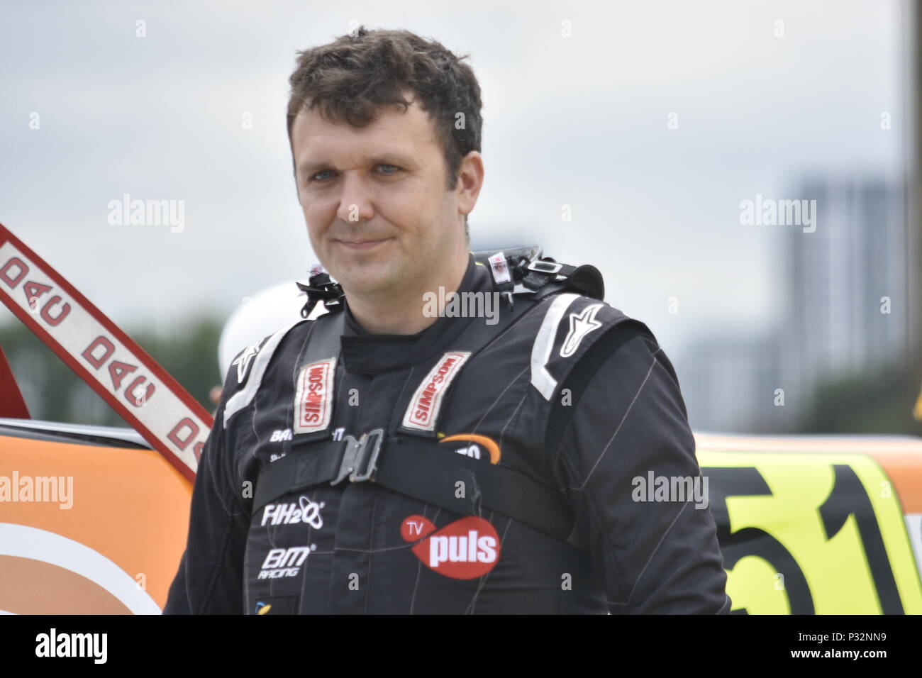 Londra, Royal Victoria Dock. Il 16 giugno 2018. Formula 1 corse powerboat ha a Londra. L'unità di comando UIM F1H2O World Championship torna a Londra per la prima volta dal 1985. Bartek Marszalek (PL, No.51, Emirates Racing Team) #F1H2O @F1H2O #Powerboat #UIMF1H2O #F1H2OLondon photo©Marcin Libera Credito: Marcin Libera/Alamy Live News Foto Stock