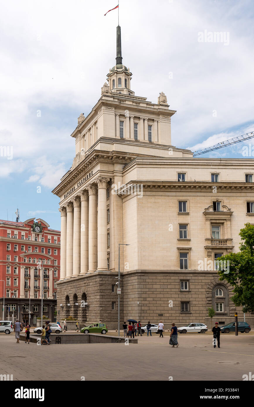 SOFIA, BULGARIA - 7 giugno 2018: Il Largo è un insieme architettonico di tre classicismo socialista gli edifici nel centro di Sofia, la capitale di Bulgari Foto Stock