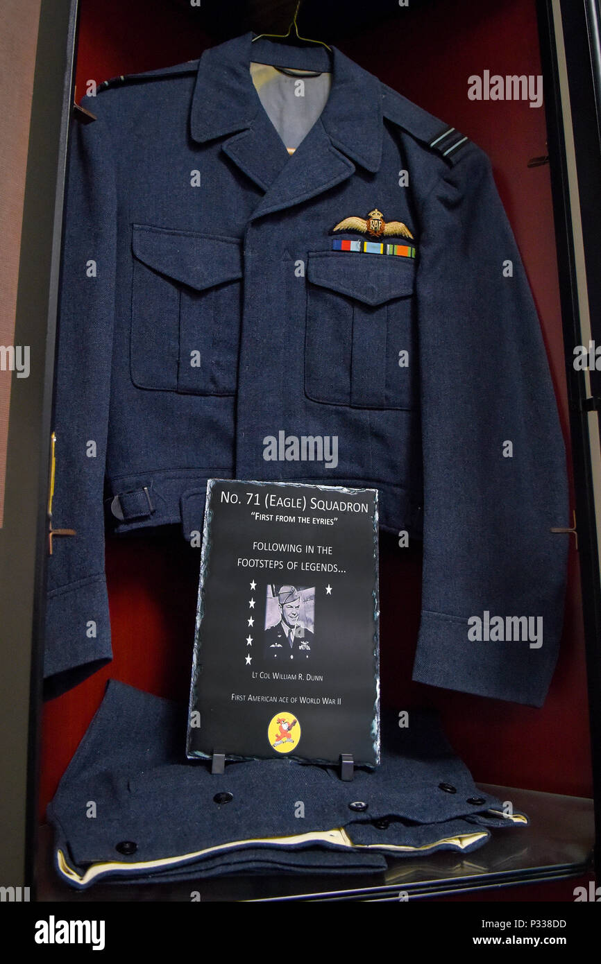 William Dunn's British Royal Air Force è uniforme sul display ... William Dunn's British Royal Air Force è uniforme sul display ...