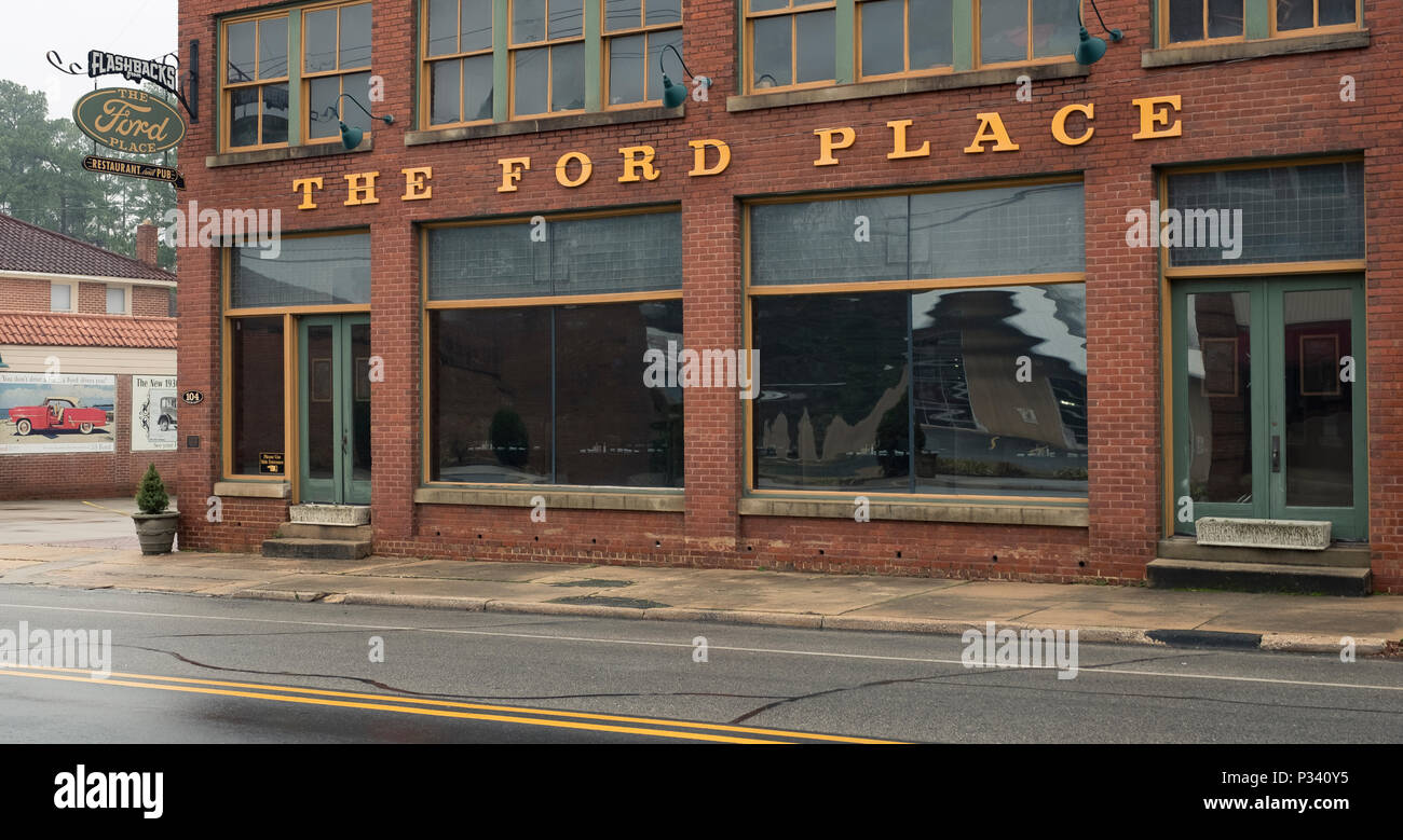 Un documento storico di architettura e posizione per la Ford Place Restaurant circa 2018 Foto Stock