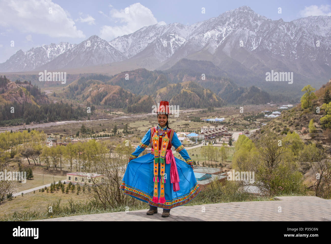 Abito tradizionale del Yugur minoranza etnica, Mati Si, Gansu, Cina Foto Stock