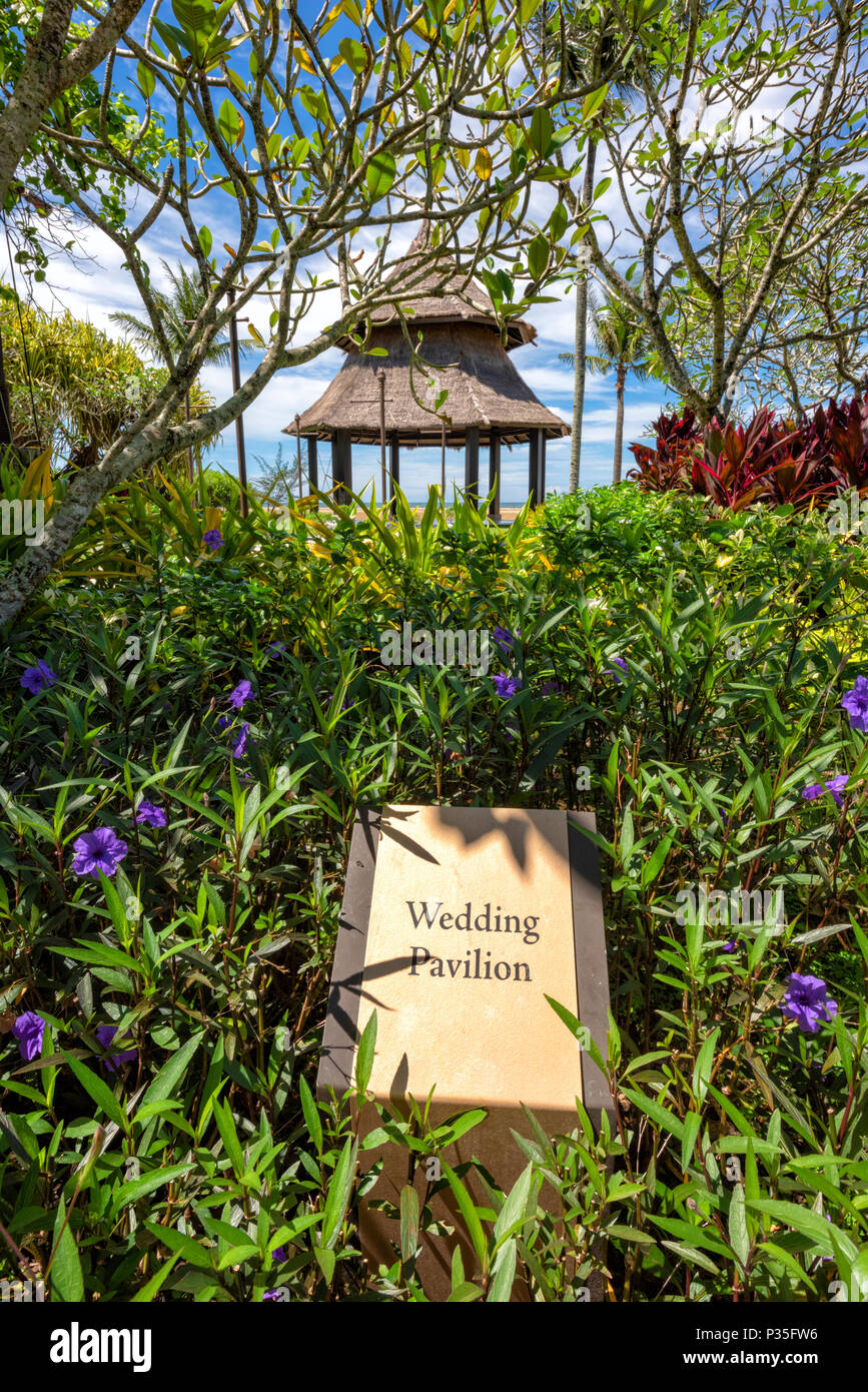 La Cappella per Matrimoni in lussureggianti giardini di Shangri La Rasa Ria Hotel e Resort in Kota Kinabalu, Borneo Malaysia Foto Stock