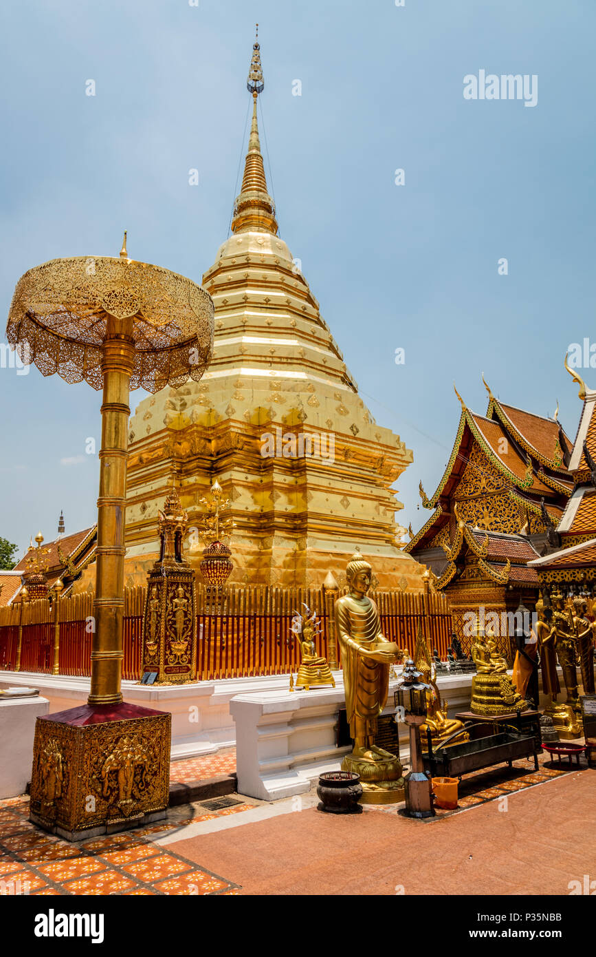 Stupa Golden mount al Wat Prathat Doi Suthep, Chiang Mai provincia, Thailandia Foto Stock