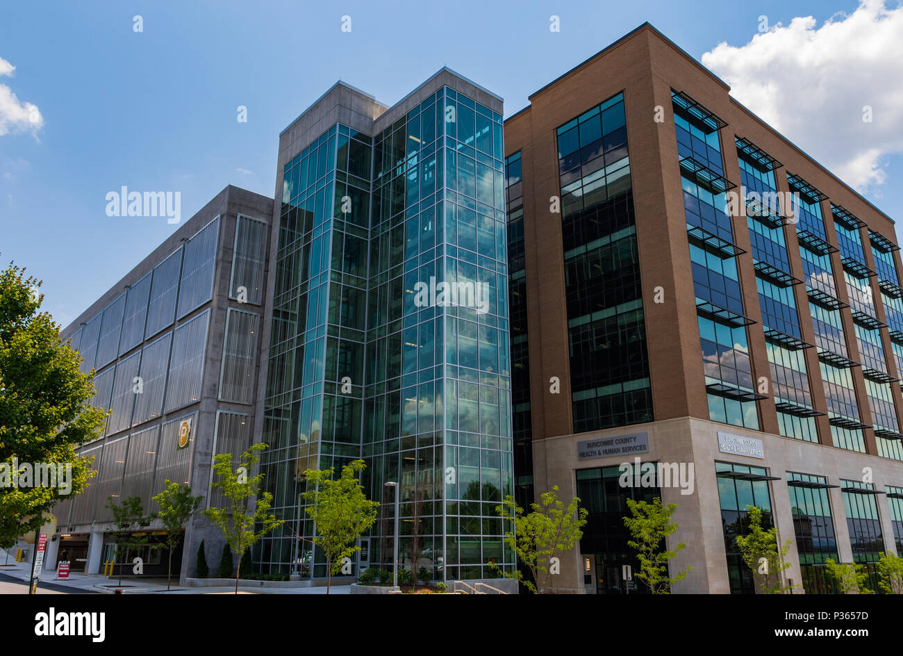 ASHEVILLE, NC, Stati Uniti d'America-10 18 Giugno: Buncombe County Health & Human Services edificio nel centro di Asheville. Foto Stock