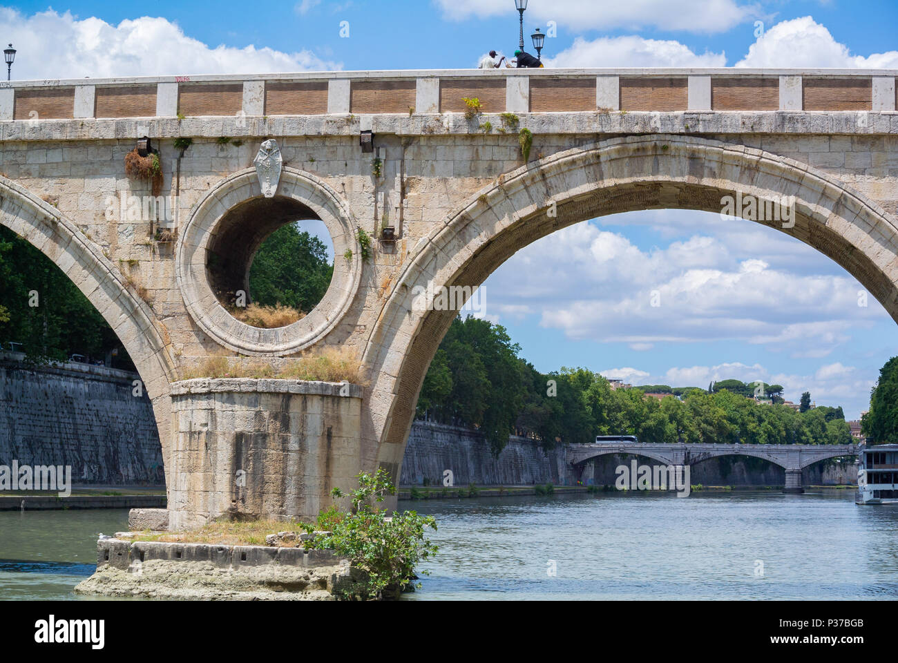 Il Ponte Sisto ponte sul fiume Tevere, Roma, lazio, Italy Foto Stock