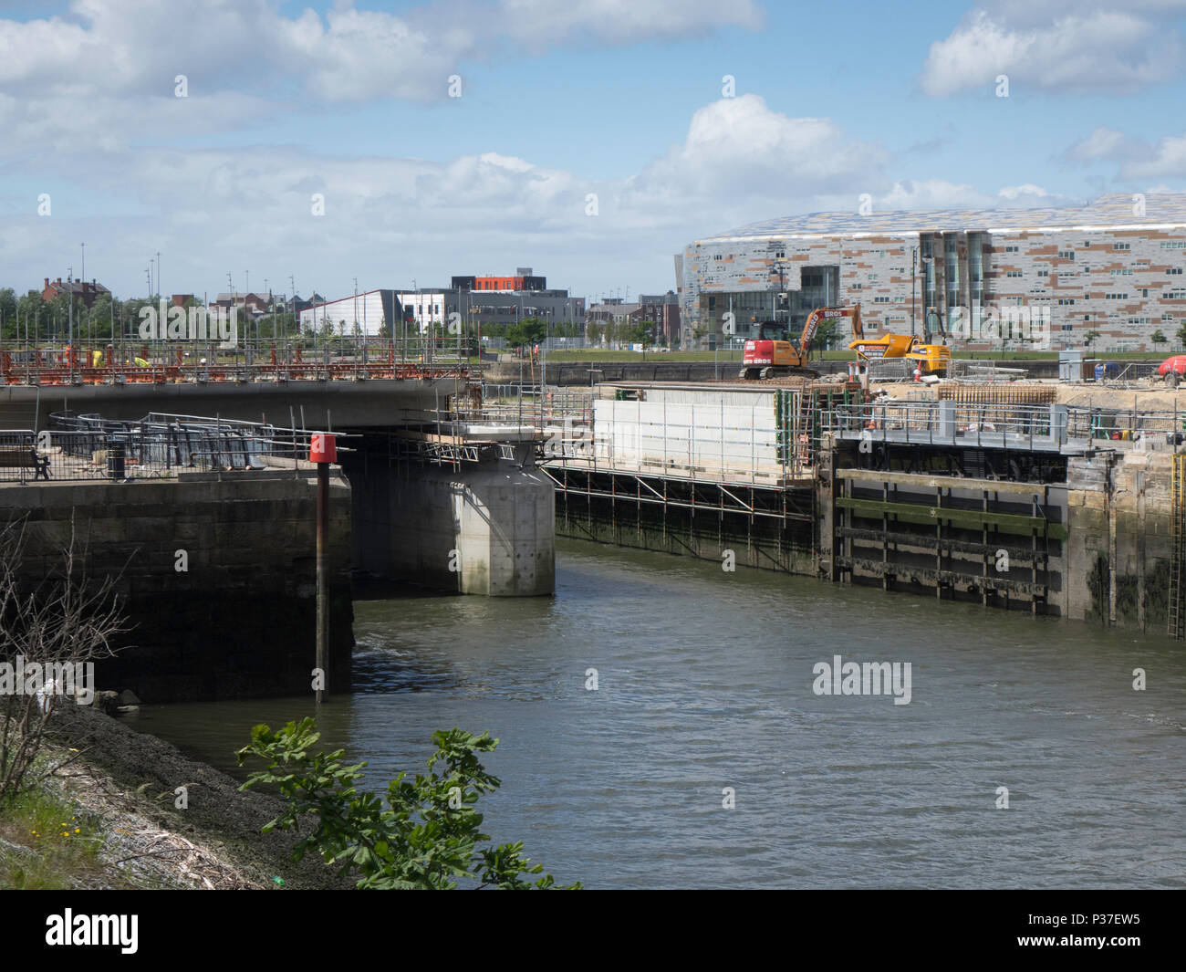 Ingegneria civile di tondi per cemento armato ponte stradale sull'ingresso di dock Middlehaven Middlesbrough in costruzione Giugno 2018 Foto Stock