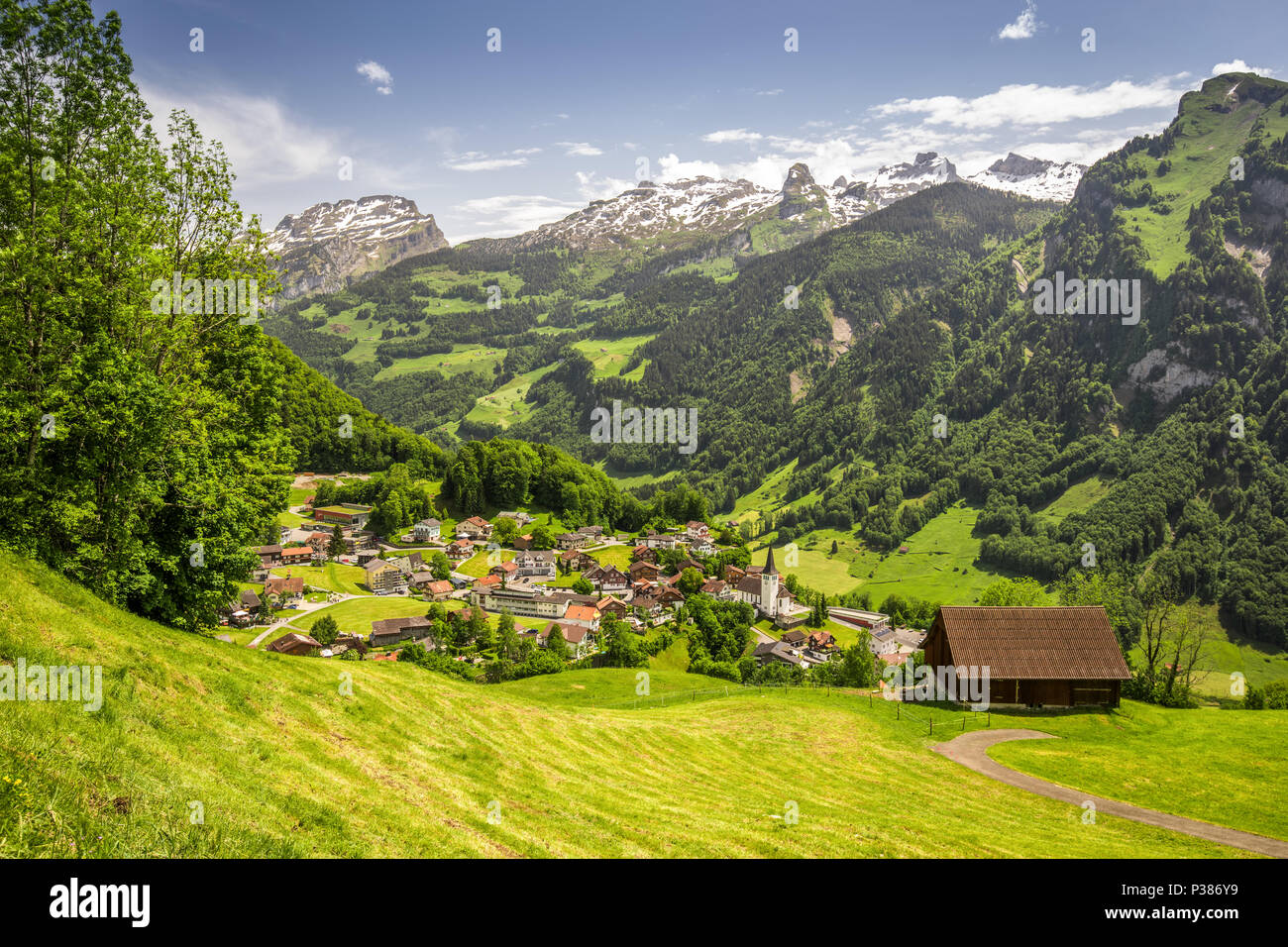Paesaggio meraviglioso panorama delle Alpi svizzere, Fronalpstock, Klingenstock e Chaiserstock Illgau e. Illgau è un villaggio nel distretto di Svitto nel canto Foto Stock
