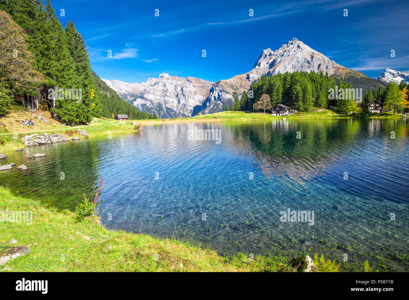 Lago Arnisee nelle Alpi Svizzere. Arnisee è un serbatoio nel Cantone di Uri, Svizzera. Foto Stock