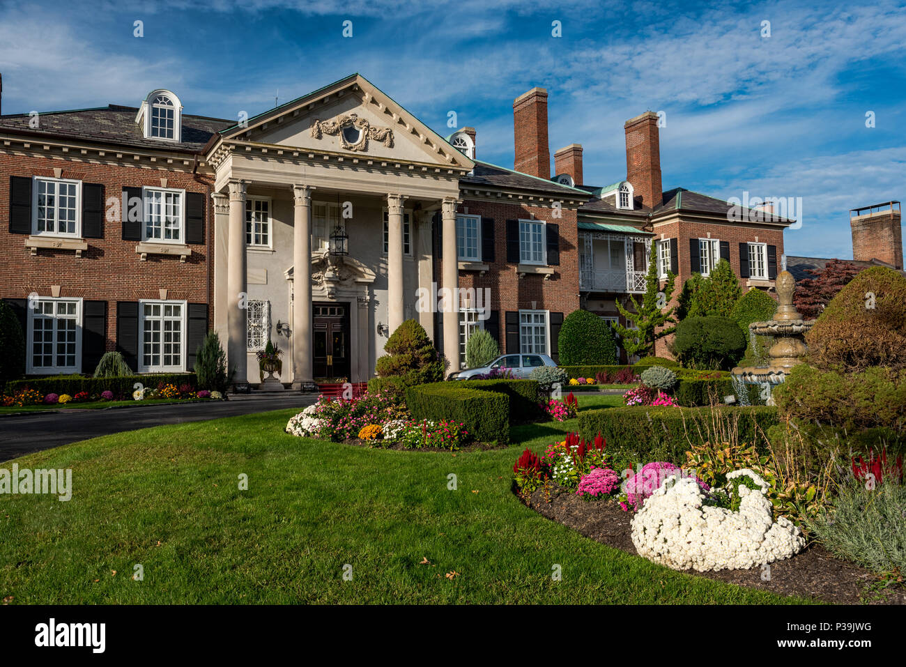 Il Mansion a Glen Cove (originariamente conosciuto come la Manor) progettata dal noto architetto Charles Adams Platt nel 1910. La station wagon è stata la casa di John Teel Foto Stock