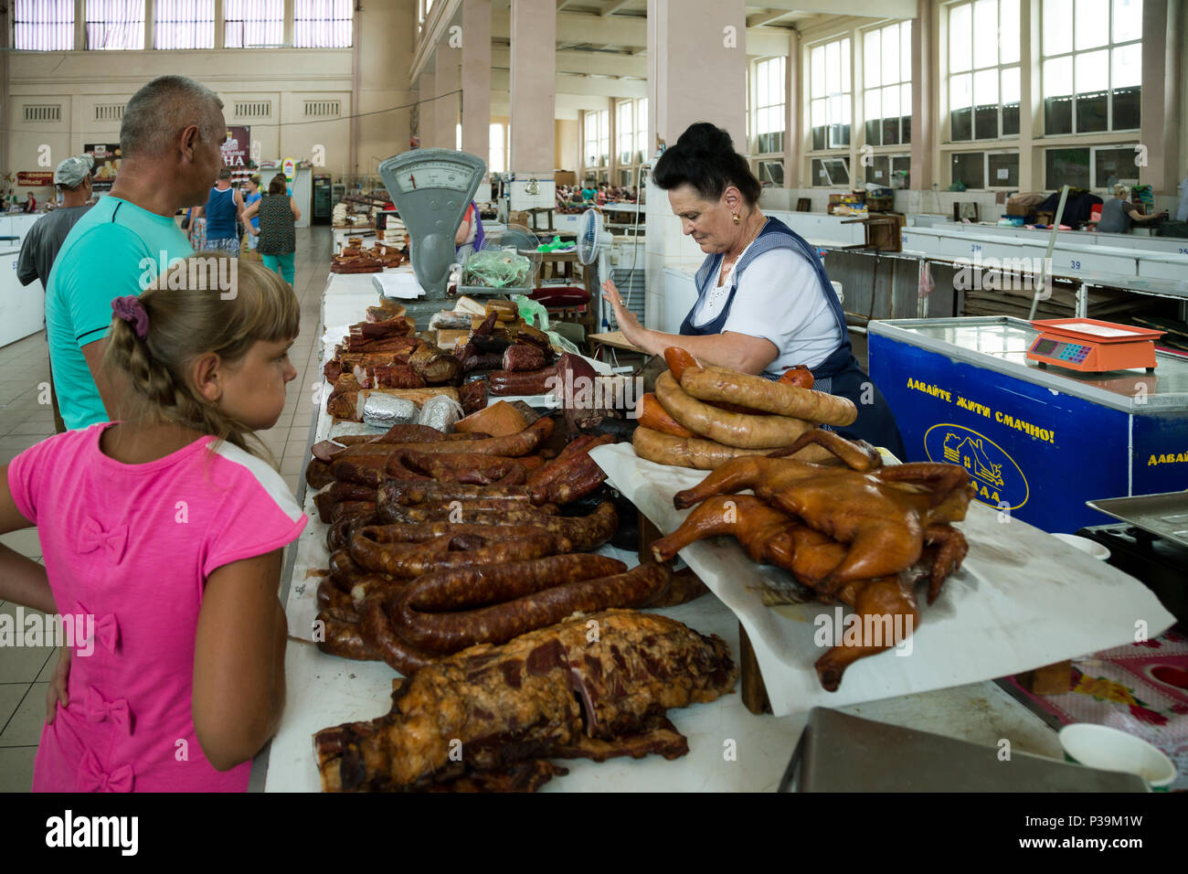 Odessa, Ucraina, stallo con prodotti a base di carne Foto Stock