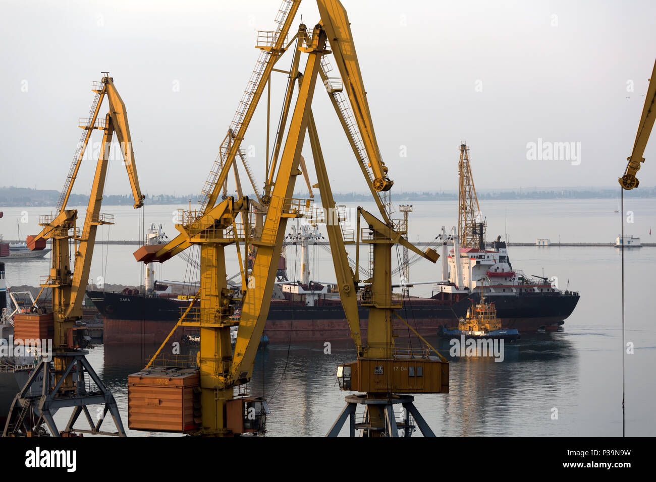 Odessa, Ucraina, terminale di bulk in porto Foto Stock