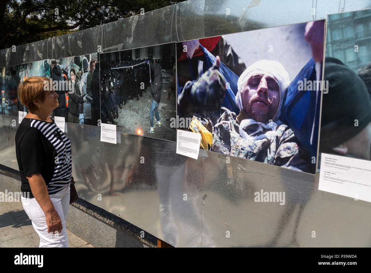 Odessa, Ucraina, mostra fotografica sulle manifestazioni di Maidan 2014 Foto Stock