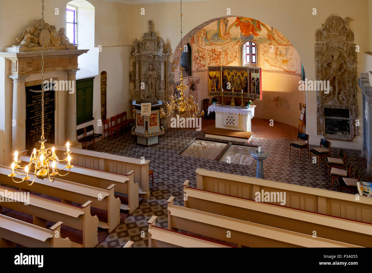 Ruehstaedt, in Germania, in vista dell'interno del villaggio di protestanti chiesa Foto Stock