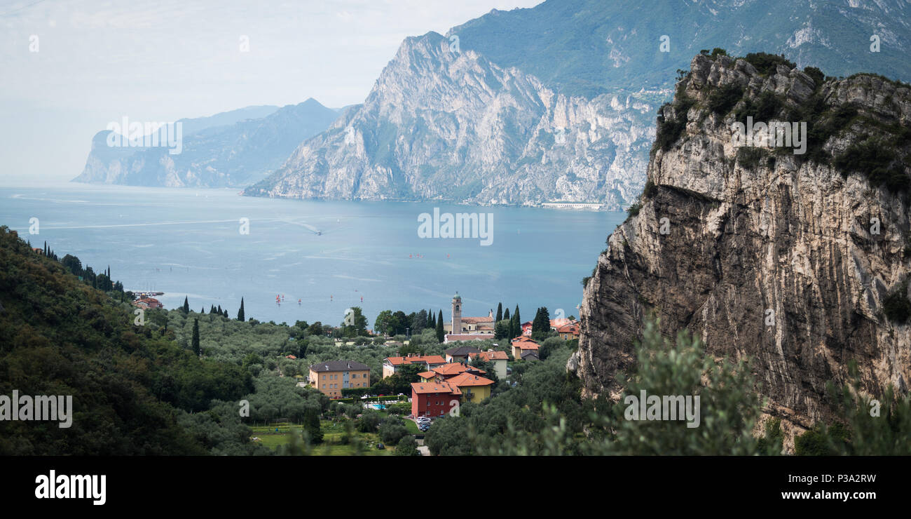 Torbole, Italia, vista sul Lago di Garda Foto Stock