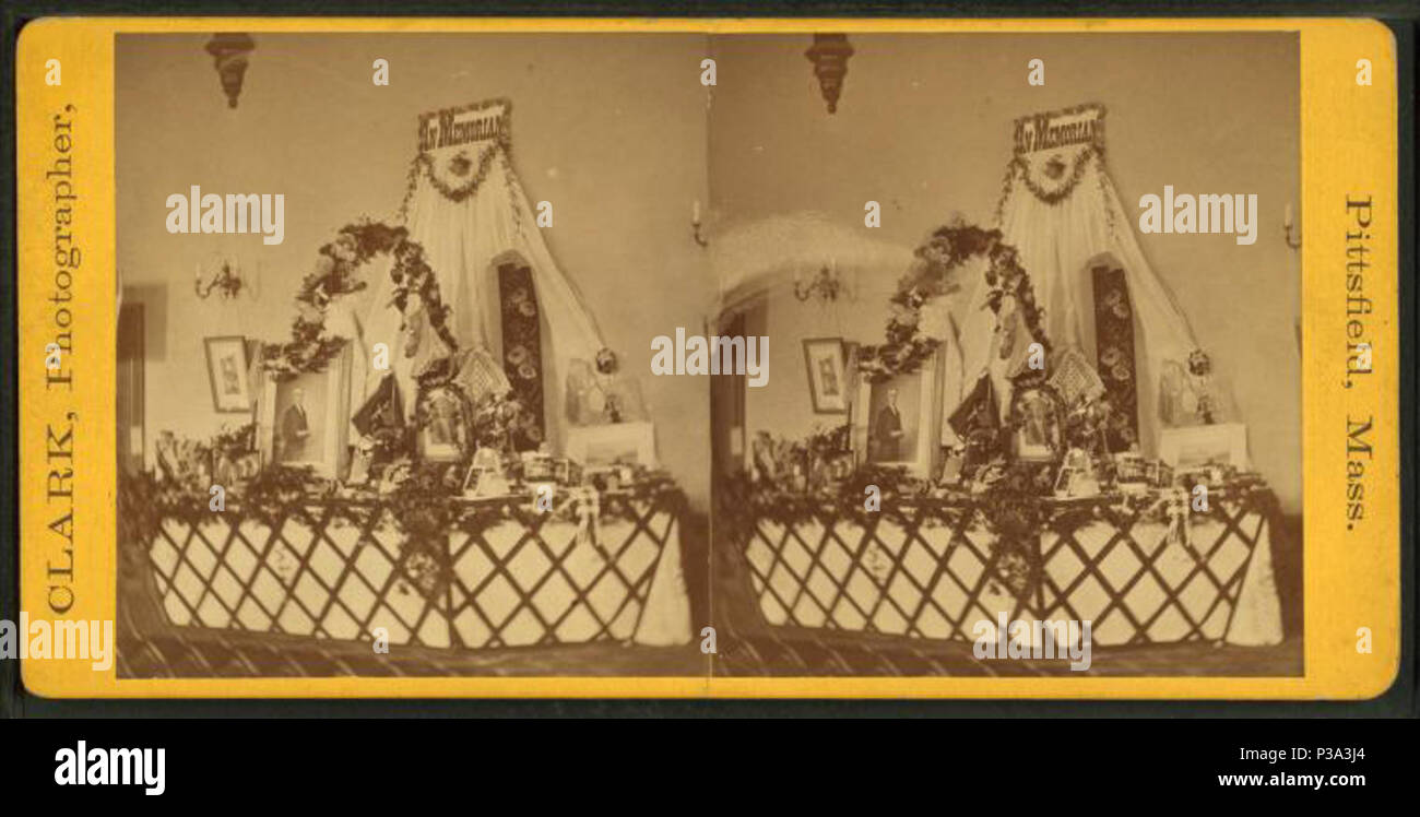 . Vista interna di una fiera o chiesa bazaar che illustrano le tabelle drappeggiati con fiori e disposti con elementi, tra cui una tavola con fotografie e dipinti etichettato " In Memoriam". Pubblicato: ca. 1880. Copertura: [ca. 1880]. Fonte Imprint: 1865?-1900?. Elemento digitale pubblicata 8-31-2005; aggiornamento 12-6-2008. 158 vista interna di una fiera o chiesa bazaar che illustrano le tabelle drappeggiati con fiori e disposti con elementi, tra cui una tavola con fotografie e dipinti etichettato come "in memoriam", da F. Clark Foto Stock